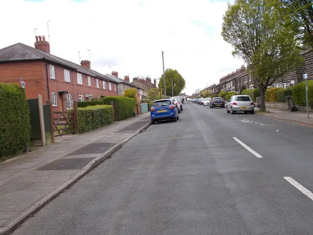 Albert Road at King Edward's Drive, Bilton
